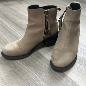 Toms heeled leather booties size 8.5